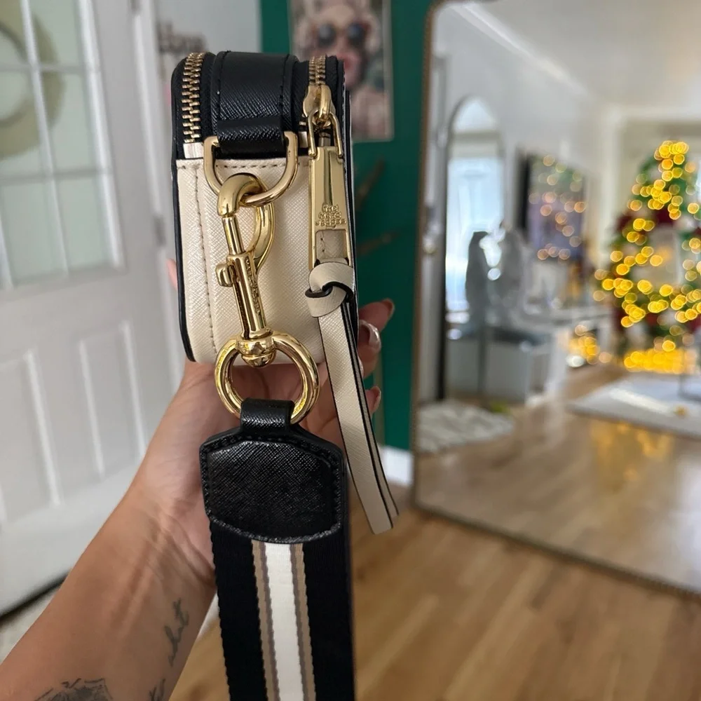 Marc Jacobs Black and Cream Crossbody Bag - Picture 4 of 5